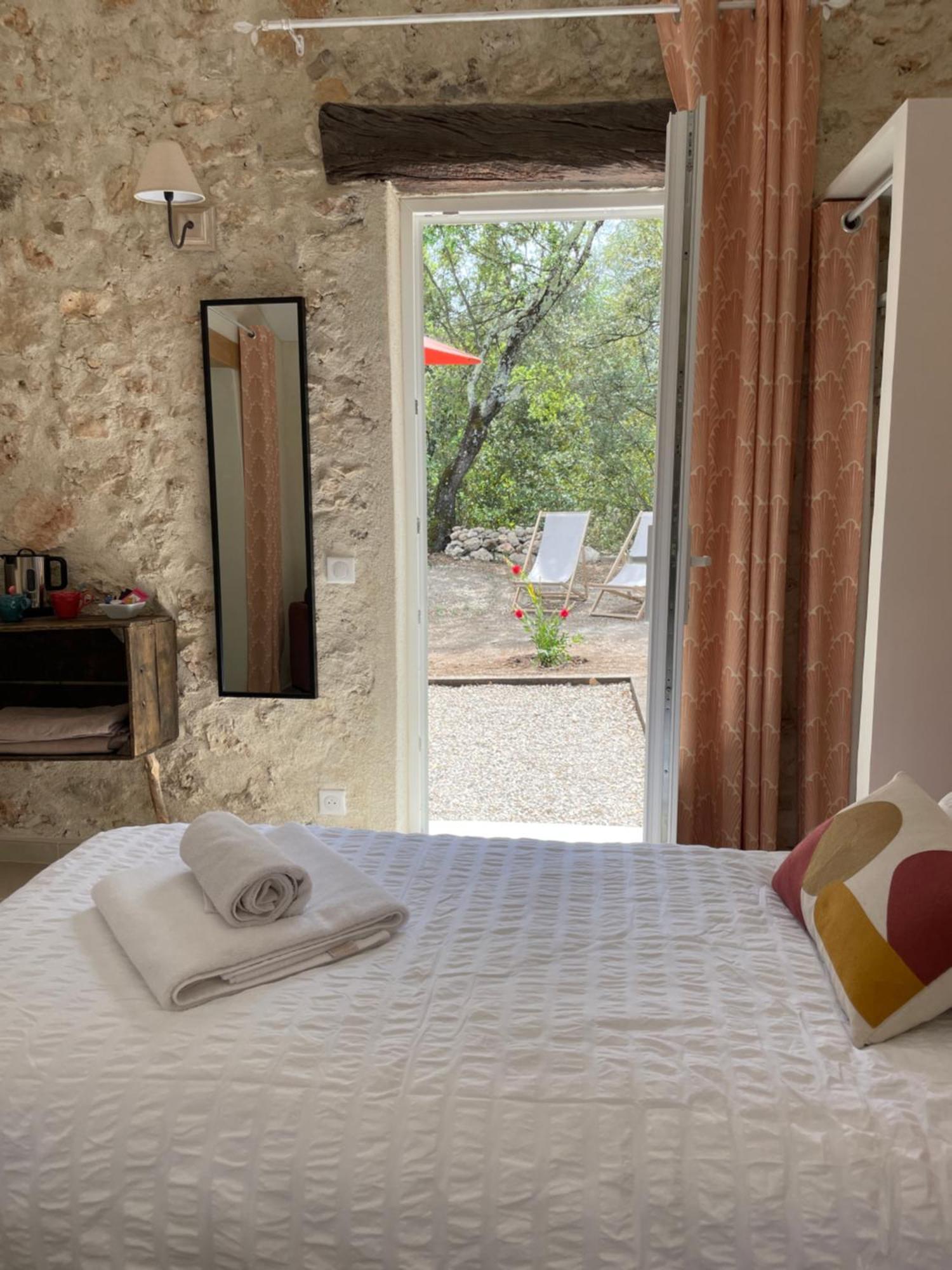 La Parenthese Du Var - Chambre D'Hotes Petits Dejeuners Inclus Et Terrasse Ombragee Saint-Antonin-du-Var Extérieur photo