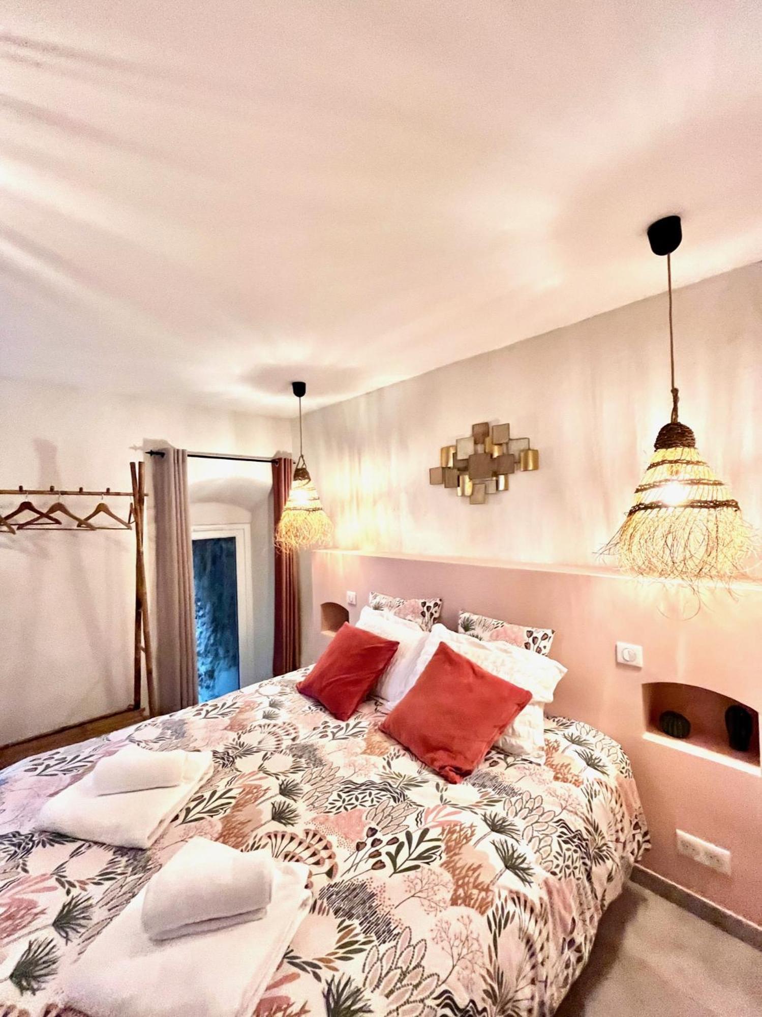 La Parenthese Du Var - Chambre D'Hotes Petits Dejeuners Inclus Et Terrasse Ombragee Saint-Antonin-du-Var Extérieur photo